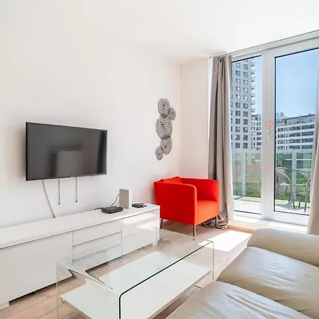 Bright 1br W Private Parking * Pozsony