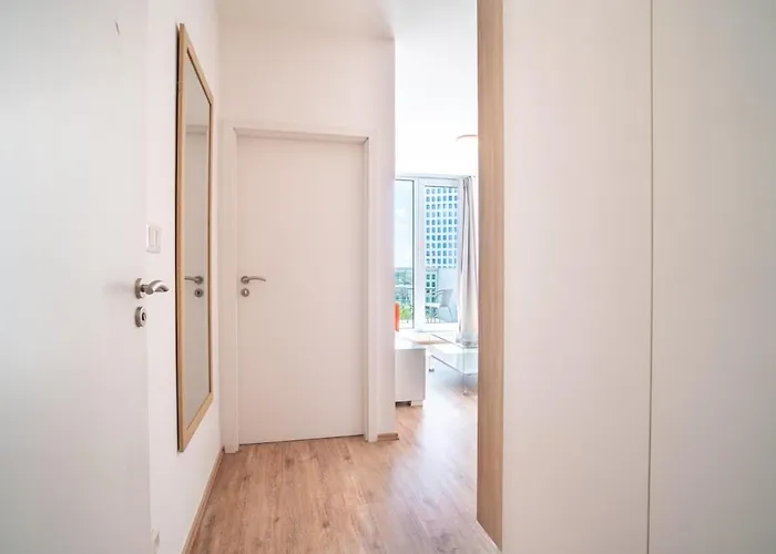 Bright 1br W Private Parking *