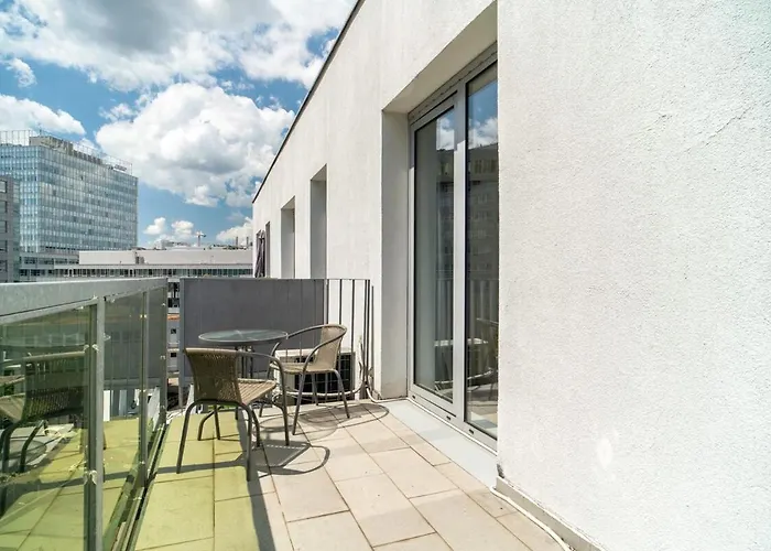 Bright 1br W Private Parking Apartment *